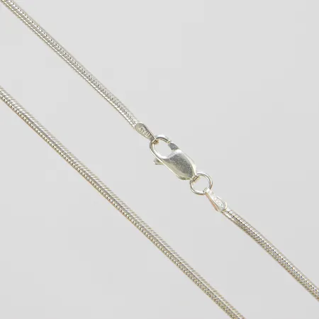 Kedja Ormlänk, längd ca 60cm, bredd 2,5mm, Italien, 925/1000 silver Vikt: 16,1 g
