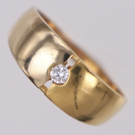Klackring med diamant 0,10ct, stl 19½, repor,18K Vikt: 4,8 g
