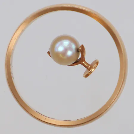 Diverse guld, pärla, saknar ögla, gravyr, 18K  Vikt: 5,9 g