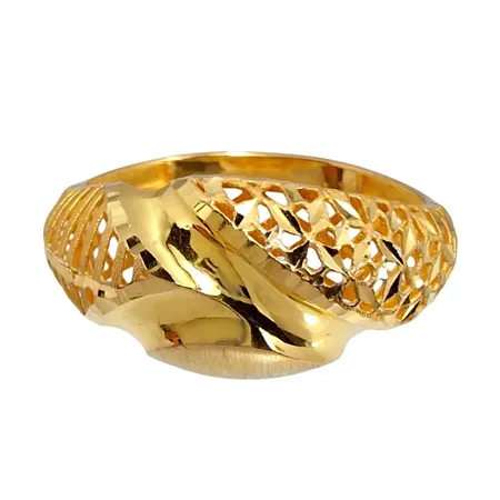 Ring, 21K guld, delvis matterad modell, Ø19,0 mm, bredd 2 - 10,5 mm, fint skick Vikt: 2,3 g