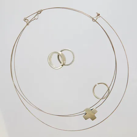 Diverse silver, skeva, avklippta, defekta, 925/1000 silver Vikt: 27,4 g