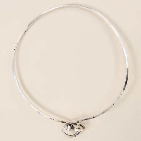 Halsring, Ø12cm, skev, silver 830/1000 Vikt: 29,3 g