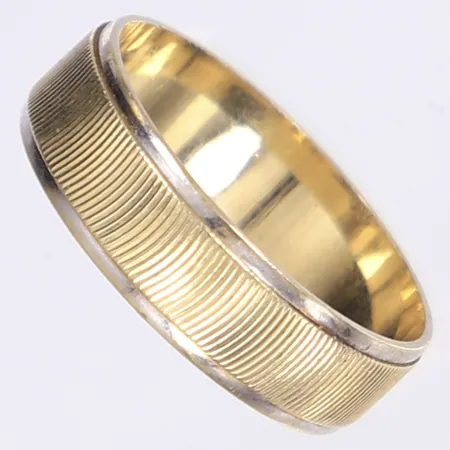 Ring, stl 19¾, bredd 6mm, 18K  Vikt: 4,9 g