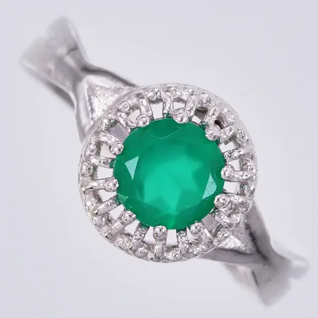 Ring med stenar, stl: ca 18, bredd: ca 2-10mm, ostämplad, 925/1000 silver  Vikt: 2,1 g