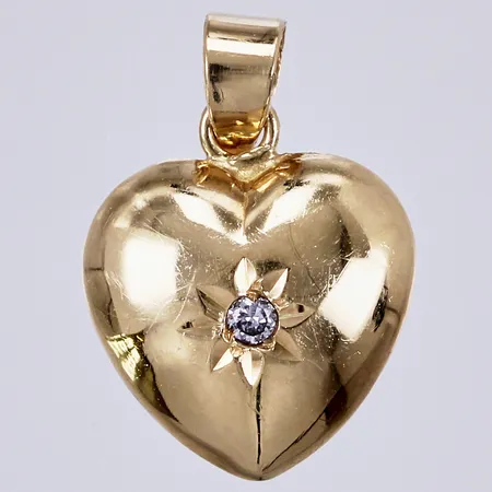 Hänge, hjärta med diamant ca 1x0,01ct, längd: ca 1,5cm, bredd: ca 10mm, 18K  Vikt: 0,4 g