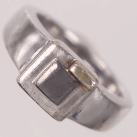 Ring, stl 16½, bredd 8,4mm, 925/1000 silver Vikt: 6,6 g