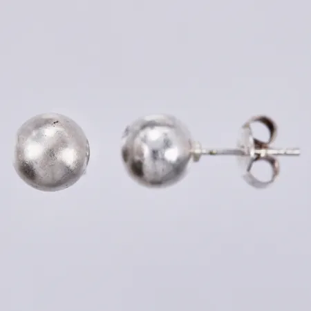 Ett par örhängen, Ø ca 8mm, 925/1000, silver Vikt: 1,9 g