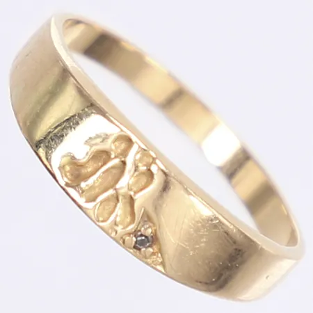 Ring med diamant 1x ca 0,01ct, stl 19, bredd 2-5mm, 18K Vikt: 3,1 g