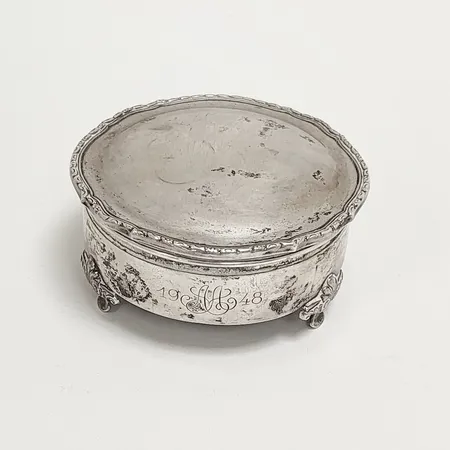 Skrin, Ø 8,5-9cm, höjd 47mm, defekt, bucklor, gravyr, 830/1000 silver, bruttovikt: 168,4g Vikt: 168,4 g