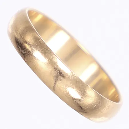 Ring, slät, stl 18, bredd 4mm, gravyr, 9K Vikt: 2,5 g
