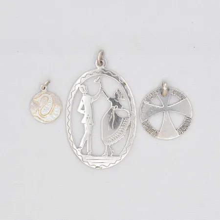 3 Hängen, silver 830/925/1000 Vikt: 5,5 g