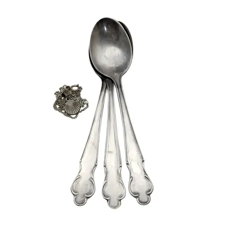 Diverse silver, bl.a. Halskedja Pansar 835/1000, längd 42,5 cm, Kaffeskedar, 3 stycken, 830/1000, bruksskick  Vikt: 49 g