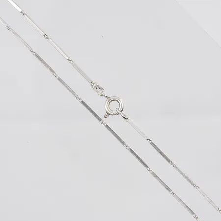 Collier, 42cm, bredd 1,2mm, silver 835/1000 Vikt: 5 g