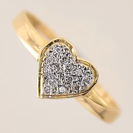 Ring med 8/8-slipade diamanter 14 x ca 0,005ct, stl 18¼, bredd 1,4-8,2mm, gravyr, ostämplad, skev, 14K Vikt: 2,2 g