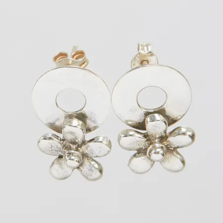 Ett par örhängen, blommor, längd ca 24mm, bredd 15mm, 925/1000 silver Vikt: 5,9 g