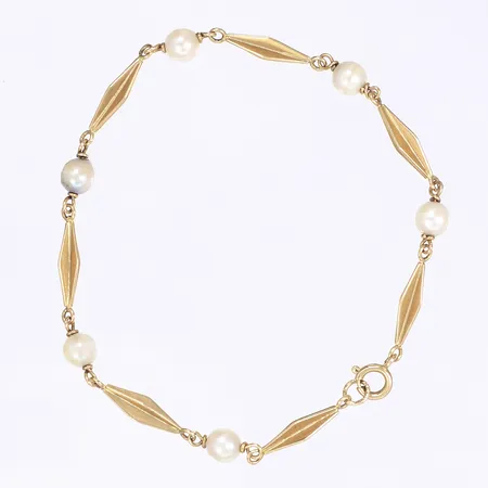 Armband med odlade pärlor, 20cm, bredd 4-5mm, påtagligt slitage på pärlor, 18K Bruttovikt: 6,6g Vikt: 6,6 g