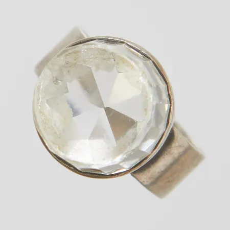 Ring, sten, stl 15¾, bredd 6-13,5mm, 835/1000 silver, bruttovikt: 7,0g Vikt: 7 g