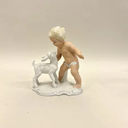 Figurin Schaubach Kunst, pojke med lamm, höjd 14cm Skickas med paket.