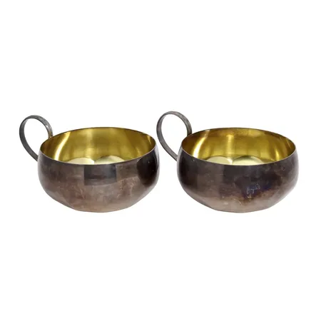 Muggar, 2 stycken, silver, Ø57 mm, höjd inkl. handtag 40 mm, GAB, bruksskick  Vikt: 63,6 g