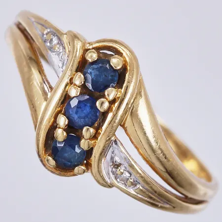 Ring med stenar och diamanter ca 2x0,005ct åttkantslipade, stl: ca 17¾, bredd: ca 2-11mm, 18K  Vikt: 3,6 g