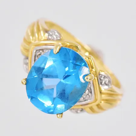 Ring, stl 18, bredd ovandel 12mm, blå sten nagg, 14K Vikt: 4,3 g