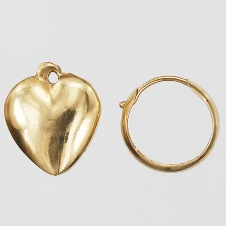 Ett udda örhänge, samt ett hänge, defekta, 18K guld. Vikt: 2 g