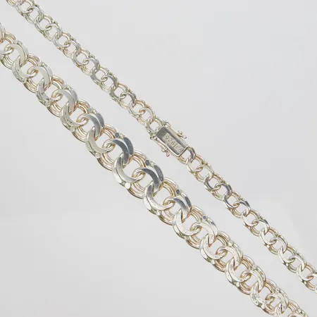 Collier doserad Bismarck, längd ca 45cm, bredd 6,5-13,5mm, 925/1000 silver Vikt: 45,4 g