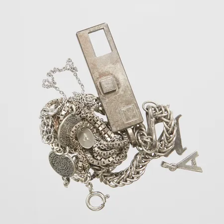 Diverse silver, defekta,  830-925/1000 silver Vikt: 33,1 g