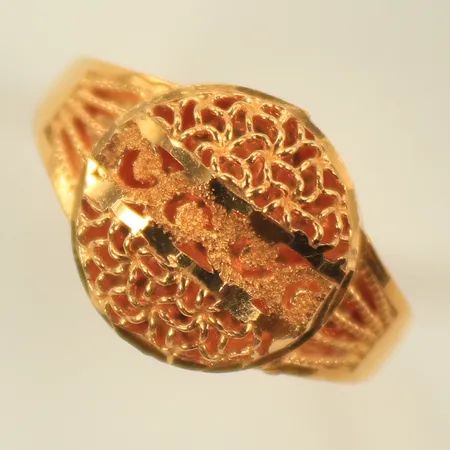 Ring stl 17¼, bredd 1-10mm, skev skena,21K Vikt: 2,3 g