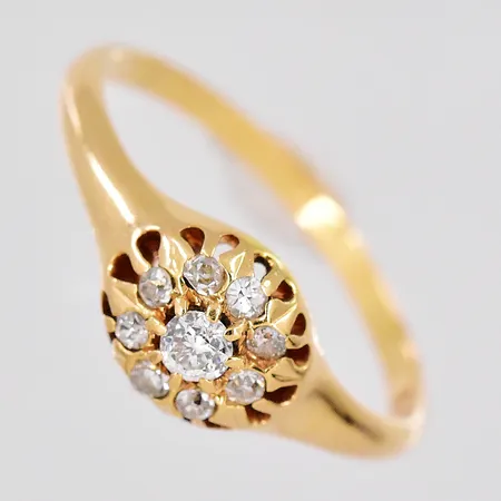 Ring, gammalslipade diamanter 0,27ctv enligt gravyr, stl 18¾, Guldvaruaktiebolaget G. Dahlgren & Co, 18K Vikt: 3,2 g