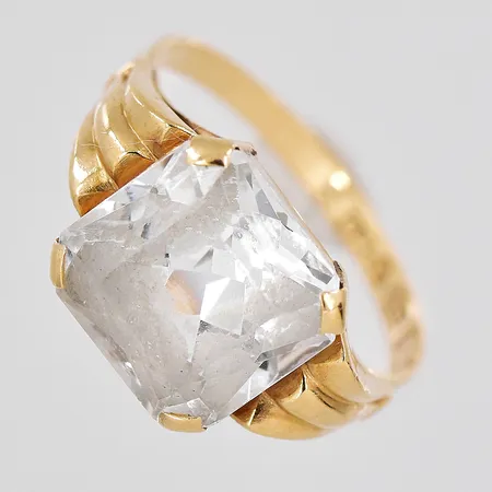 Ring, stl 17¼, vit sten naggad, 18K Vikt: 3,2 g