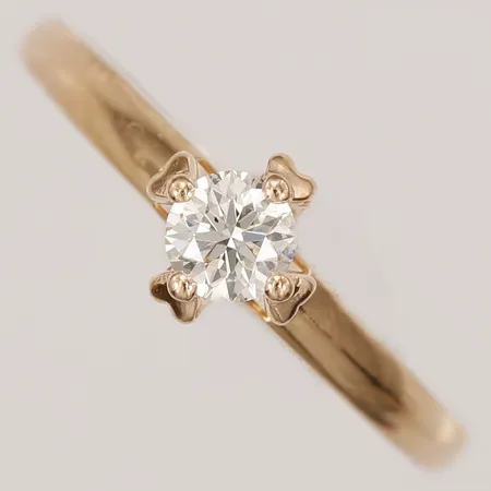 Ring med diamant 0,35ct enligt gravyr, stl: 19, 18K guld.  Vikt: 2,3 g