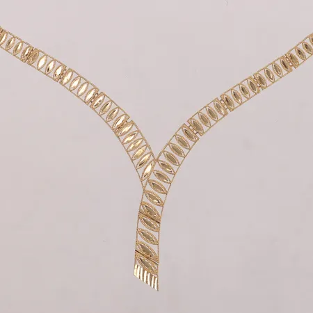 Collier, längd 42cm, bredd 2,4-5,5mm, 18K Vikt: 11,4 g