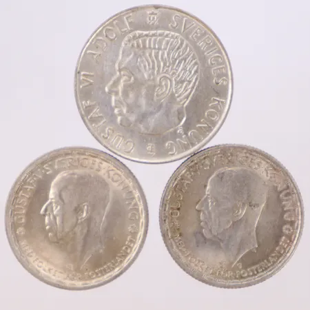 1 Mynt, 5-kr, Ø34mm, Gustaf VI Adolf Sveriges Konung, 5kr, 1954, 2 Mynt, 2-kr, Ø30mm, Gustaf V Sveriges Konung, med folket för fosterlandet, 1945-46, 400/1000 silver Vikt: 45,9 g