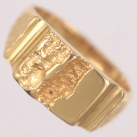 Klackring, stl 18¾, bredd 3-10mm, skev i skena, 18K  Vikt: 6,1 g