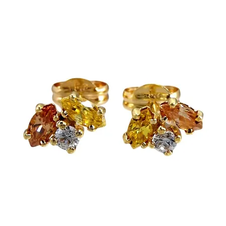 Örhängen, 18K guld, gula, vita och ljusrosa stenar, Guldfynd (GHA), örhängenas storlek 4,5x7 mm, originalploppar, fint skick, stenar utan anmärkning Vikt: 0,6 g