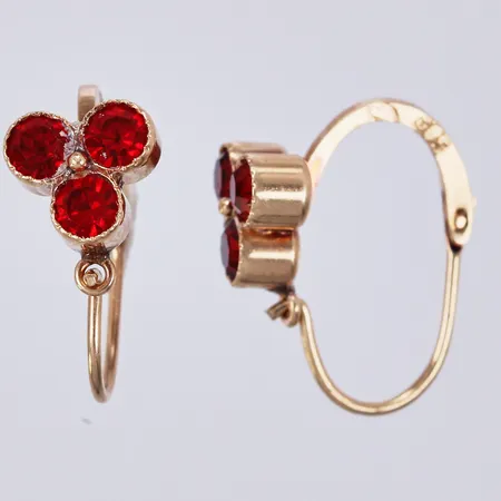 Ett par örhängen med stenar, längd: ca 1,4cm, bredd: ca 6mm, 14K  Vikt: 1,1 g