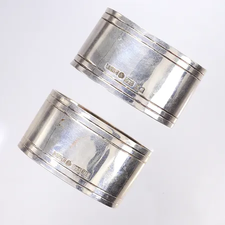Ett par servettringar, 50x30mm, höjd 28mm, silver 925/1000 Vikt: 59,3 g