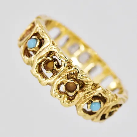 Ring, stl 16½, bredd 6mm, defekt, stenar saknas, skev skena, 18K Vikt: 3,7 g