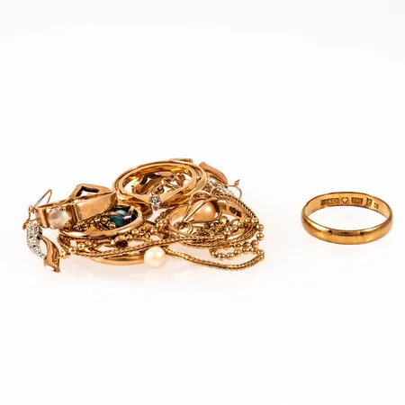 Diverse defekt/graverat guld. 29,5g i 18K & 3,4g i 20K. 