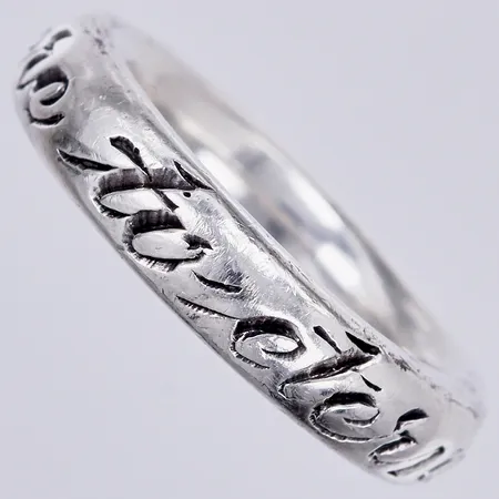 Ring, here to eternity, Efva Attling, stl: ca 15½, bredd: ca 4mm, 925/1000 silver  Vikt: 5,8 g