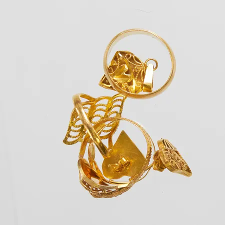 Diverse guld, skadat, skevt, 21K Vikt: 11,2 g