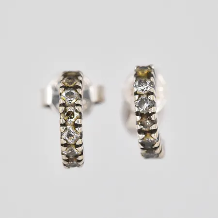 Ett par örhängen, 2,5x10mm, vita stenar, Alton, 925/1000 Vikt: 1,3 g