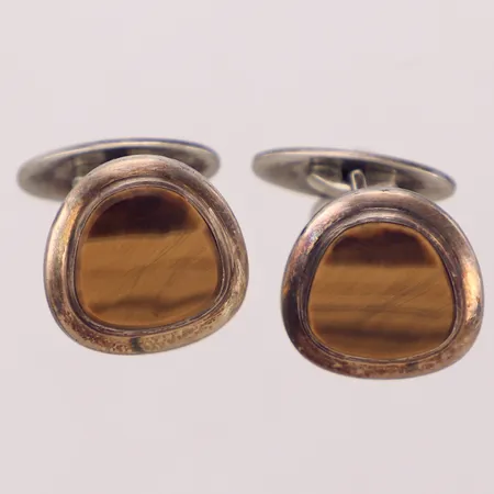 Ett par manschettknappar med tigeröga, bredd 18,7mm, delvis förgyllda, 830/1000 silver Vikt: 17,2 g