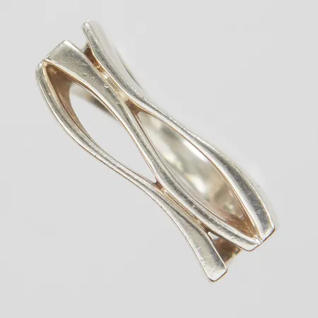 Ring, stl 19, bredd 3-9mm, 925/1000 silver Vikt: 9,4 g