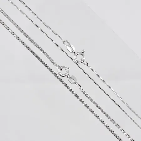 2 Kedjor, längd 38cm, 41cm, silver 925/1000 Vikt: 6,2 g