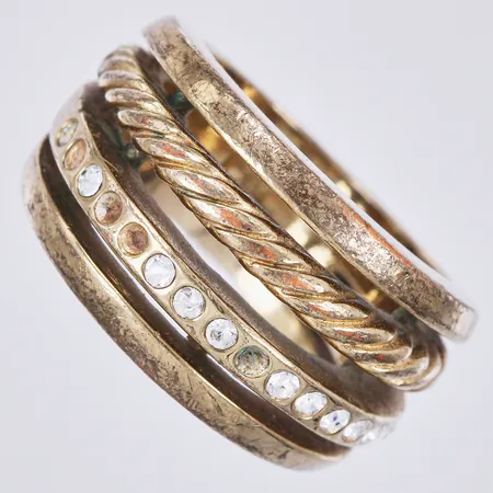 Ring med stenar, stl: ca 17½, bredd: ca 8-13mm, Dyrberg/Kern, några stenar saknas, förgylld metall 