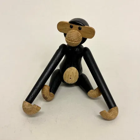 Figur, höjd 9,5cm, apa, mini, design Kay Bojesen, Danmark, mörkbetsad ek/teak, inga tillbehör