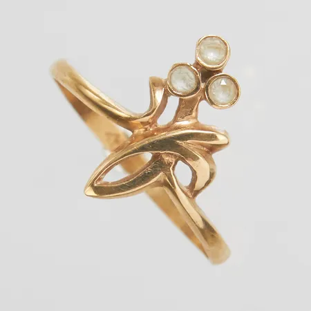 Ring, Ø18¼, bredd: 1,8-15,2mm, vita stenar, 14K Vikt: 1,6 g