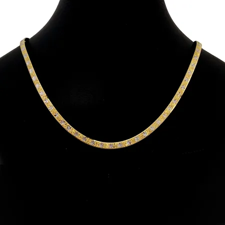 Collier, 18K guld, tvåfärgad mönstrad modell, Svedbom & Co AB (KFS), längd 42,0 cm, bredd 4 mm, mycket fint skick Vikt: 11,1 g